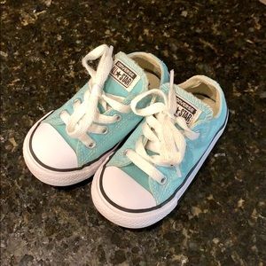 Converse Girls low top Chuck Taylor - Size 6